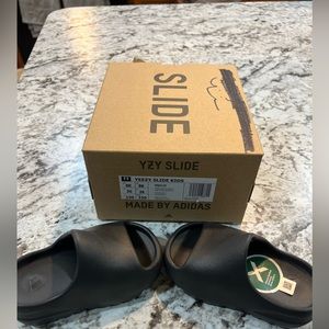 YZY (yeezy) slides kids size 8K NWT